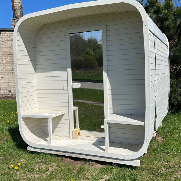 Ula L badstue med veranda – utendørs badstue i naturlig treverk, designet for 6 personer - Norskbadstue